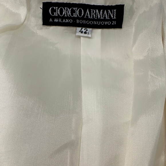 A GIORGIO ARMANI WHITE JDOUBLE BREASTED JACKET - Picture 7 of 7